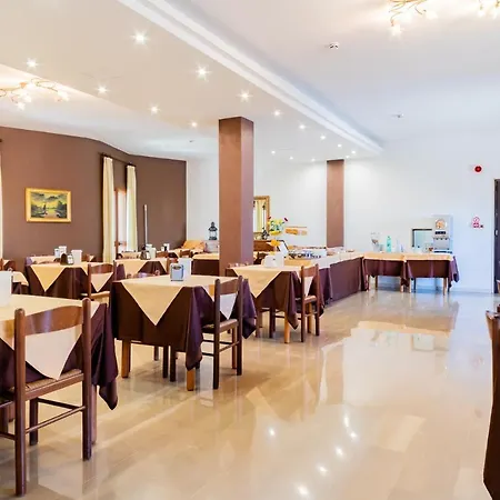 Riviera Hotel 3*